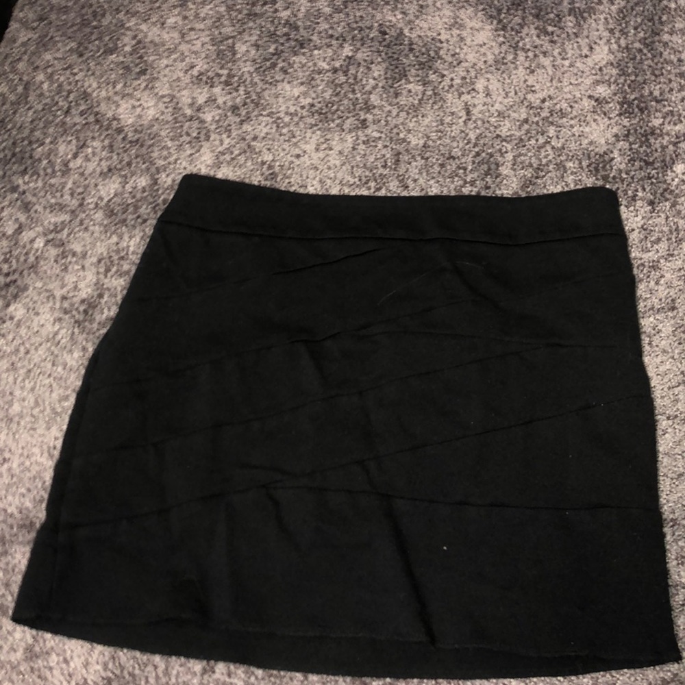 plain black skirt with a side zipper